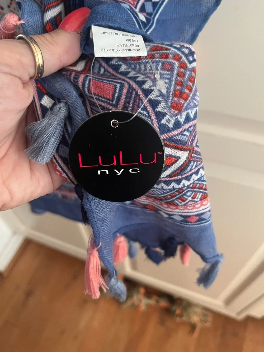 Lulus lightweight scarf